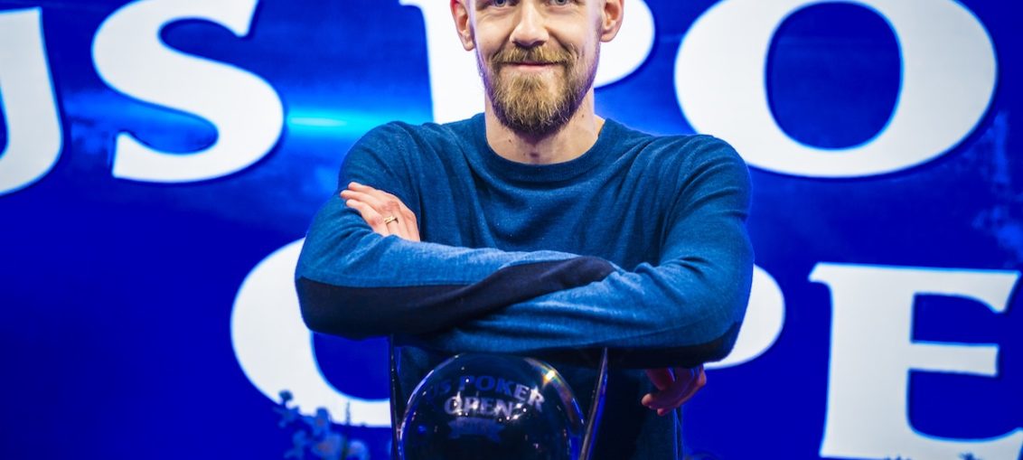 Stephen Chidwick posing with the 2018 U.S. Poker Open trophy!